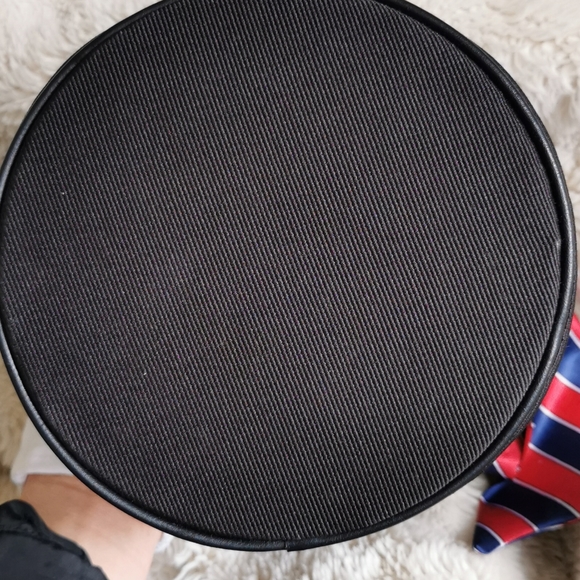 Authentic Fendi bucket - Picture 4 of 9